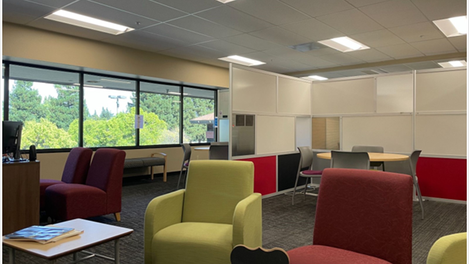 Collaborative & Comfortable Study Space 